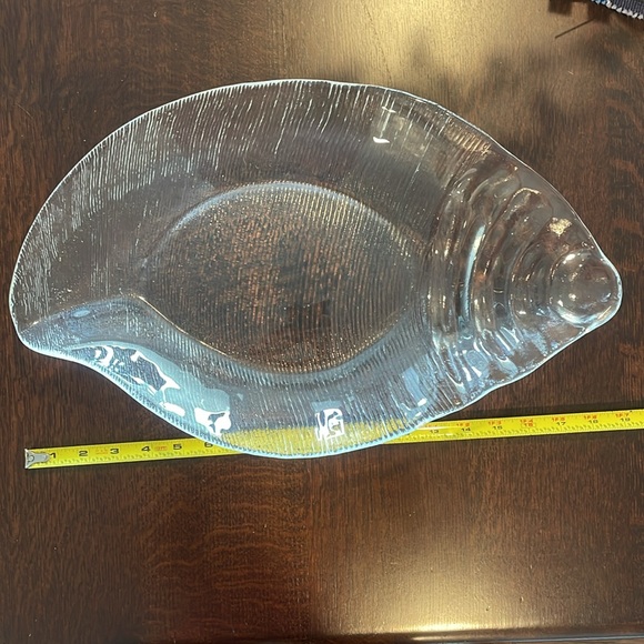 Large Seashell Serving Platter. - Picture 2 of 4